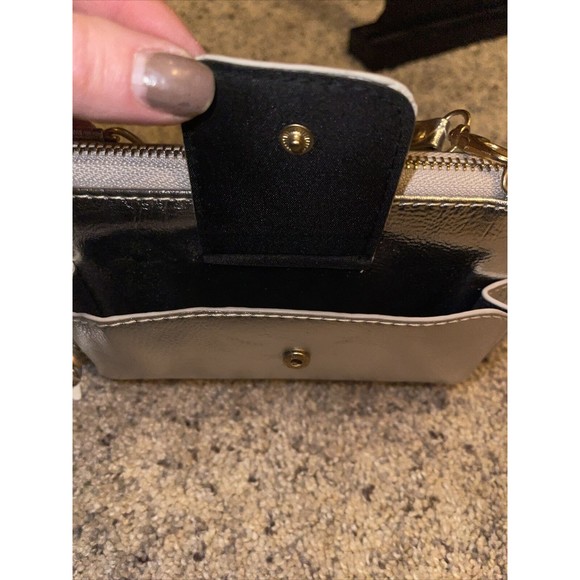 Ethel & Myrtle Silver Wristlet Crossbody Wallet NWT - Picture 3 of 7